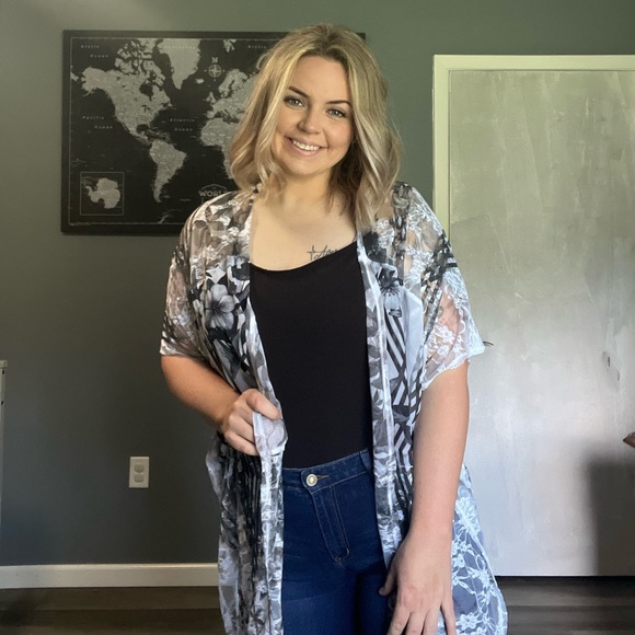 Sheer cover up - Picture 2 of 2